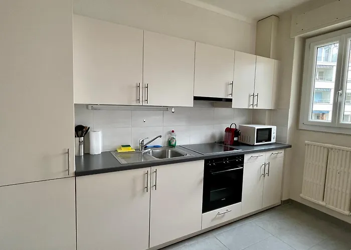 8 Min De La Gare De アパート